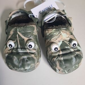 NWOT Camo Faux Fur Lined Crocodile Crocs - Little Kid Size 4/5